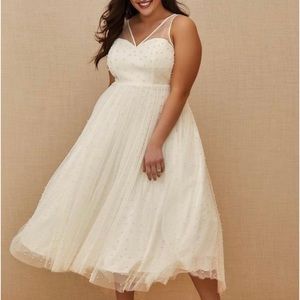 Torrid faux pearl tea-length ivory mesh wedding dress NWOT